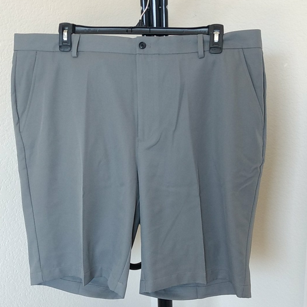Greg Norman size 42 Men Shorts Gray Classic fit